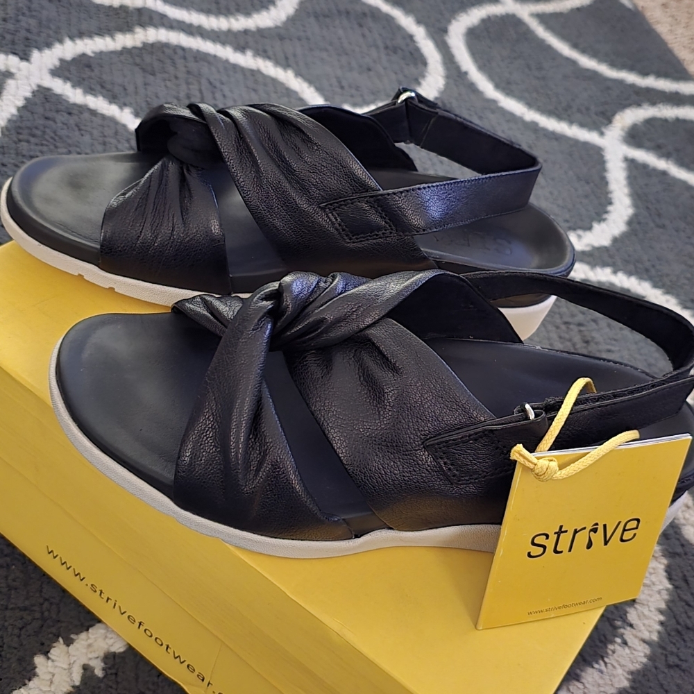 Strive Tahiti II Black Sandals
